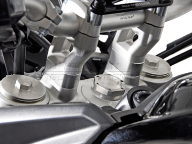 SW-MOTECH ZESTAW POD KIEROWNICĘ TRIUMPH TIG 800XC